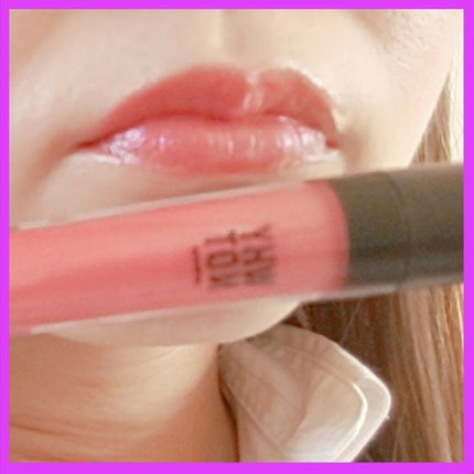 DAISO WHY NOT SPINNS リップグロスのクチコミ「DAISO SPINNS LIP GLOSS <CORAL PINK>
シルバー系のラメが沢.....」(2枚目)