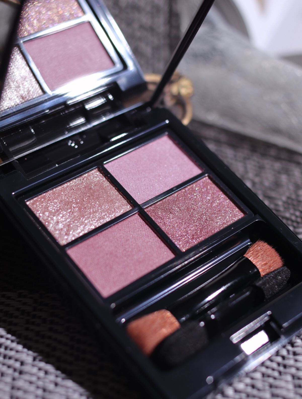 ミネラルクラッシィシャドー/エトヴォス/アイシャドウパレットを使ったクチコミ（2枚目）