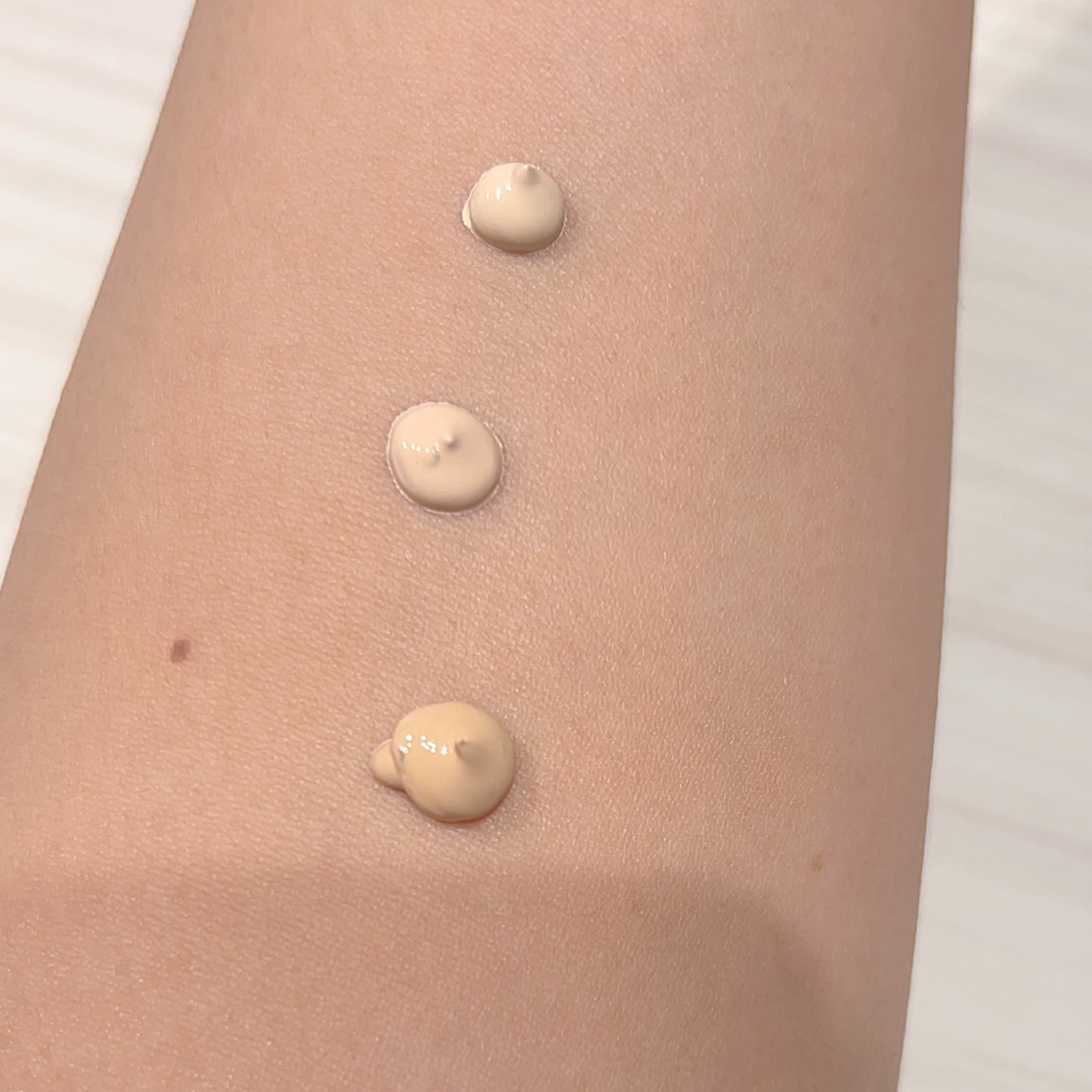 スキンレイヤーフィットファンデーション/ABOUT TONE/リキッドファンデーションを使ったクチコミ（3枚目）