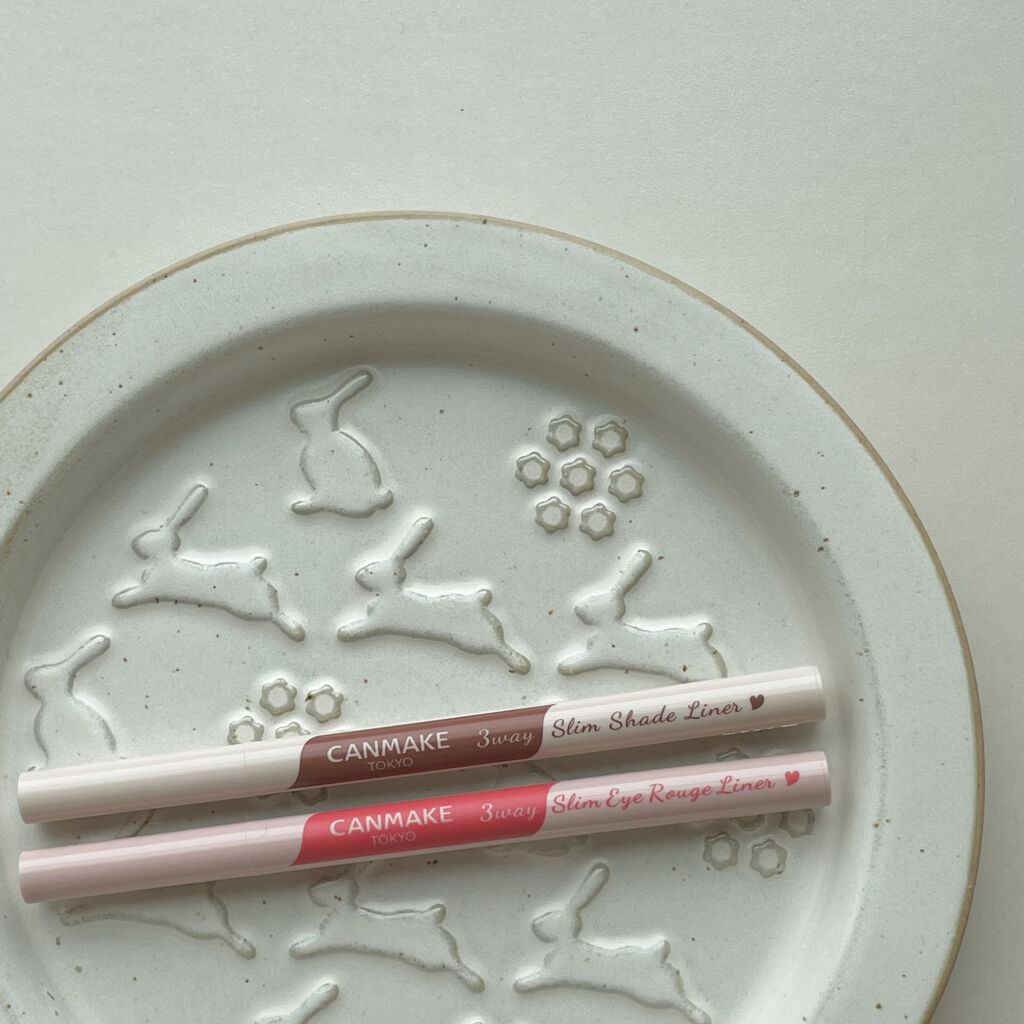 ▷▶︎▷
canmake
☑︎3way スリムシェイドライナー
　ナチュラルブラウン
☑︎3way スリムアイルージュライナー
　ピュアレッド

コレ良かった〜♡
リップでしっぱ…ごにょごにょしたけど一緒に買ったこちらはよかったです

もと