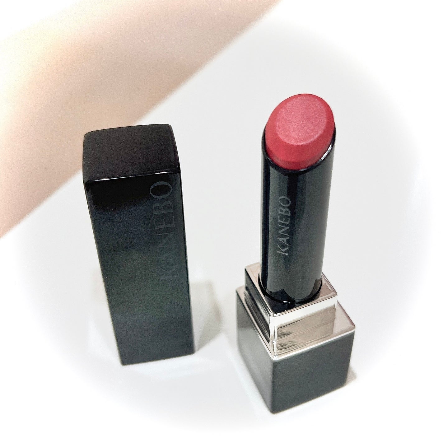 ルージュスターヴァイブラント/KANEBO/口紅を使ったクチコミ(2枚目)