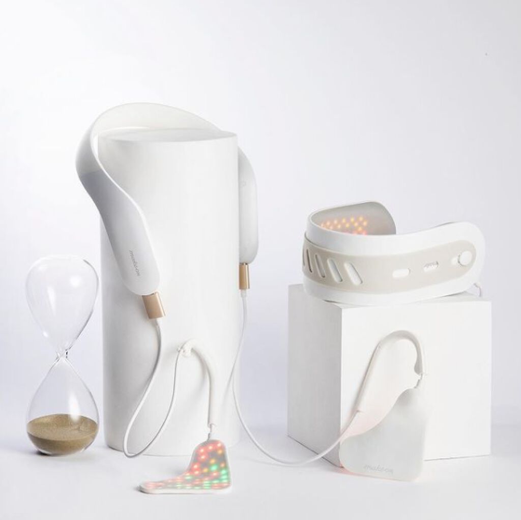 Makeon スキンライトパッチのクチコミ「肌に密着して使用するLED機器で、
ハリ·イキ·トーン改善に効果的なデバイス🎧

LED.....」（1枚目）