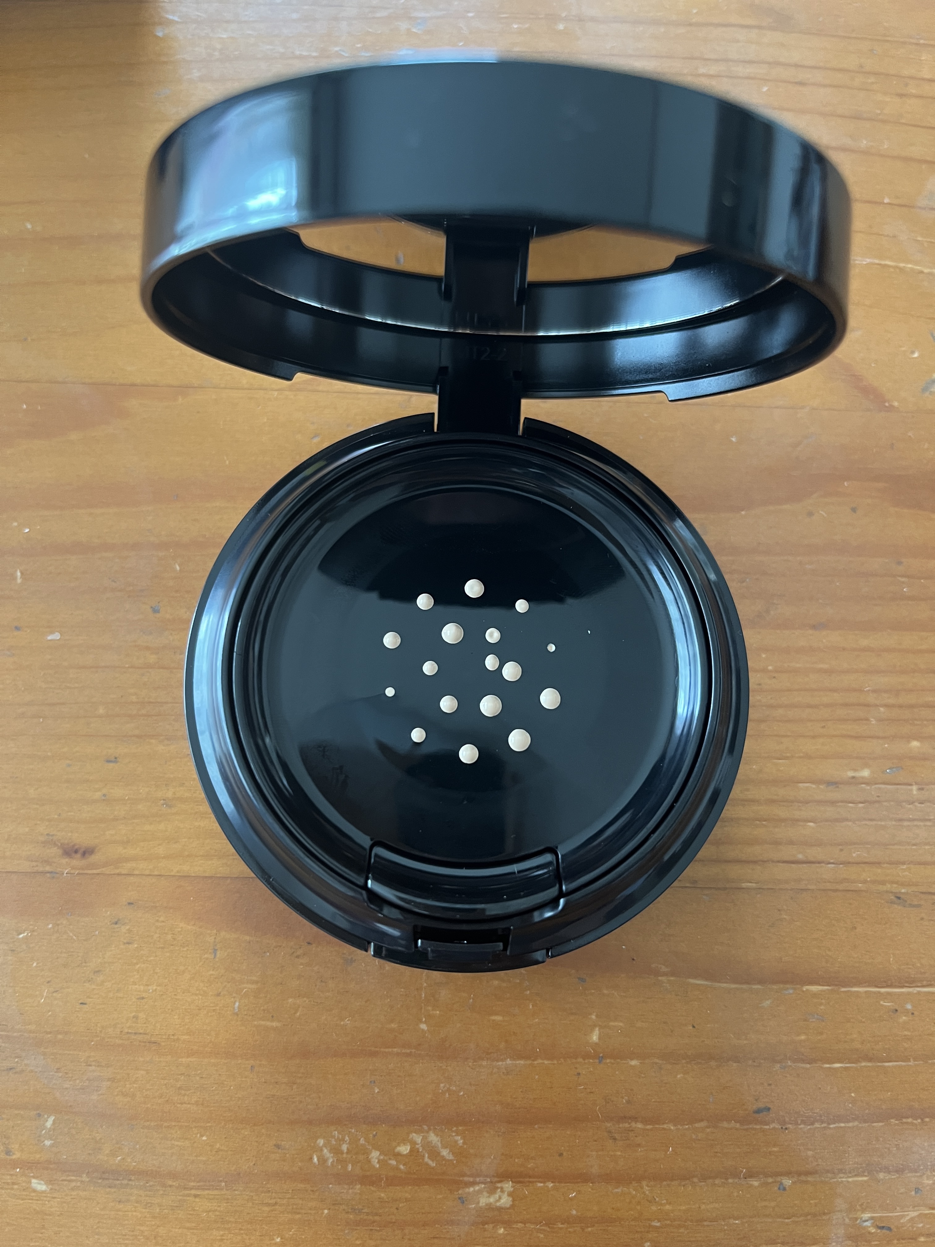 シルキーウェットリクイド 01 明るい肌色 （レフィル(パフ付)）/セフィーヌ/クリーム・エマルジョンファンデーションを使ったクチコミ（2枚目）