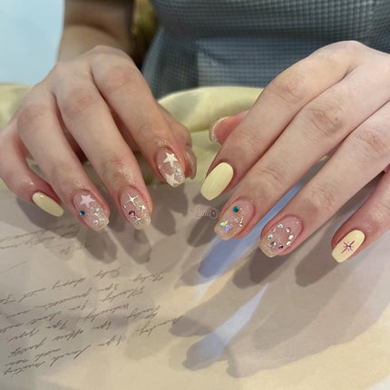Iuna. Mizuki on LIPS 「.お持ち込みdesign参考に🌙#nail#nailstagr..」(1枚目)