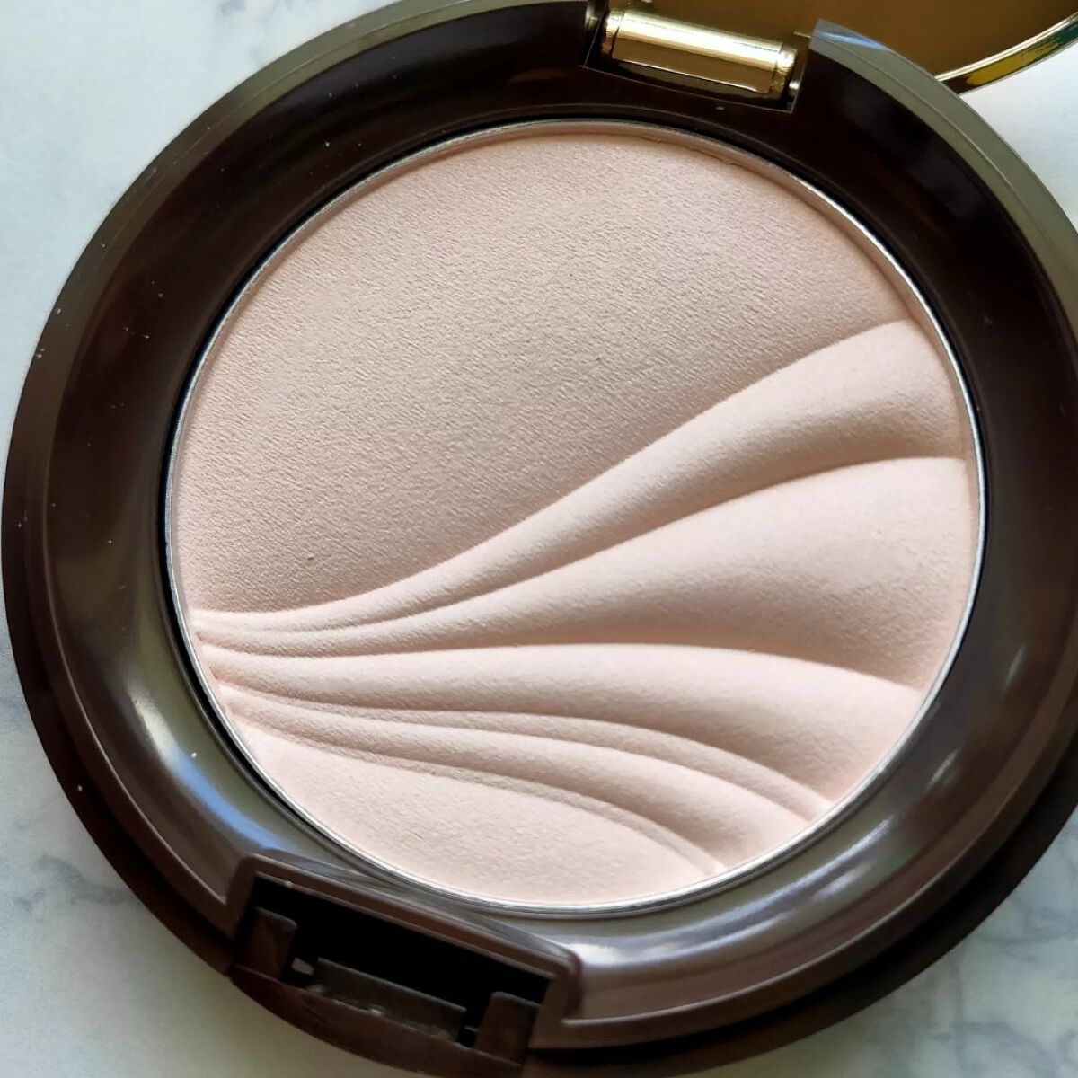 フェイスアップ プレストパウダー SPF23 / PA++/COVERMARK/プレストパウダーを使ったクチコミ(6枚目)