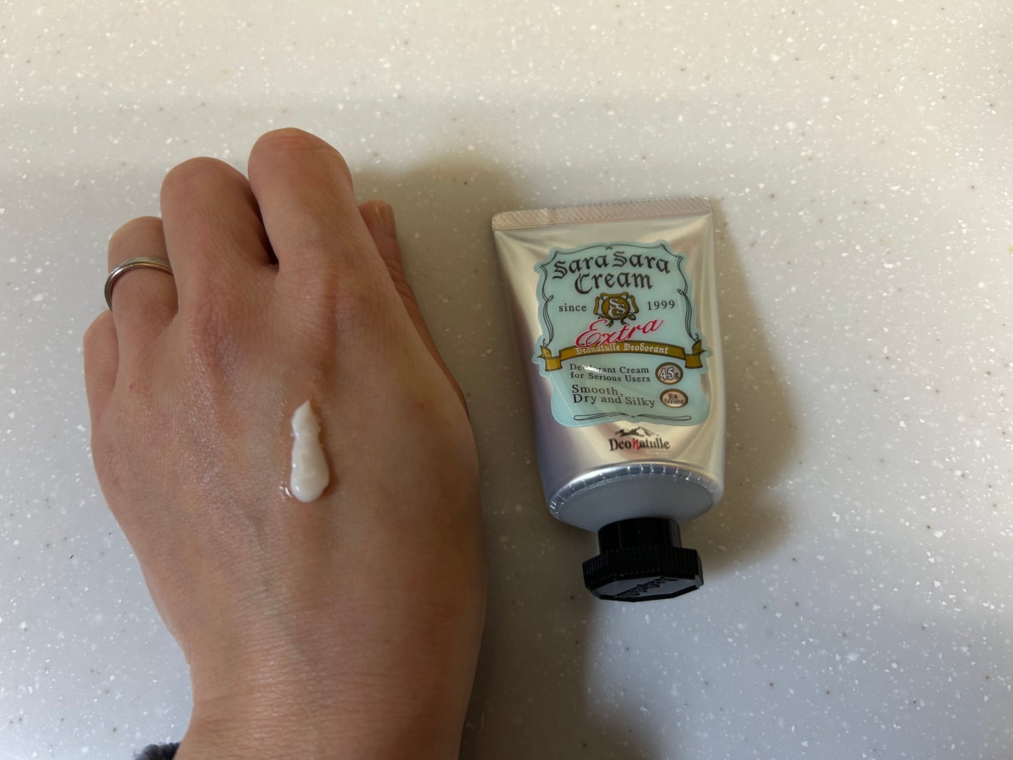薬用足指さらさらクリーム/デオナチュレ/デオドラント・制汗剤を使ったクチコミ(2枚目)