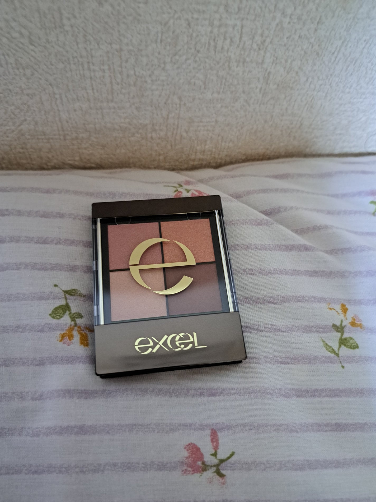 リアルクローズシャドウ/excel/アイシャドウパレットを使ったクチコミ(3枚目)