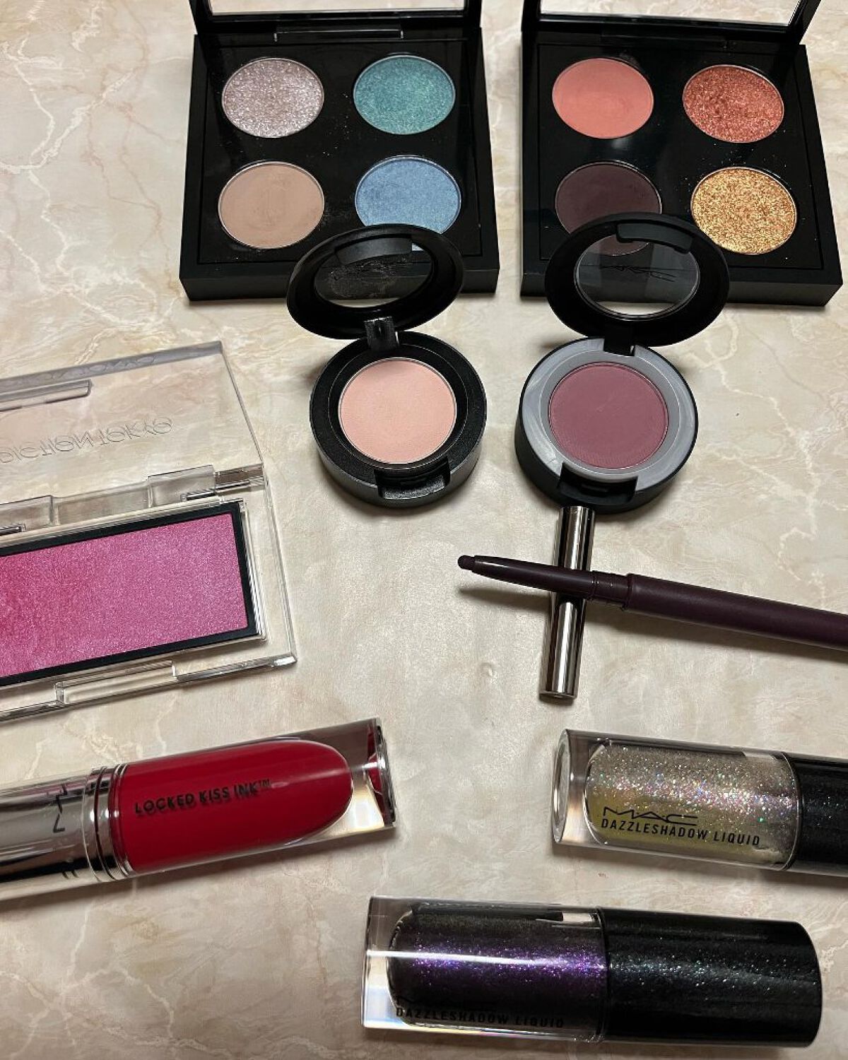 M·A·C ロックド キス インク リップカラー ゴシップ（フューシャ ピンク）/M・A・C/口紅を使ったクチコミ（1枚目）