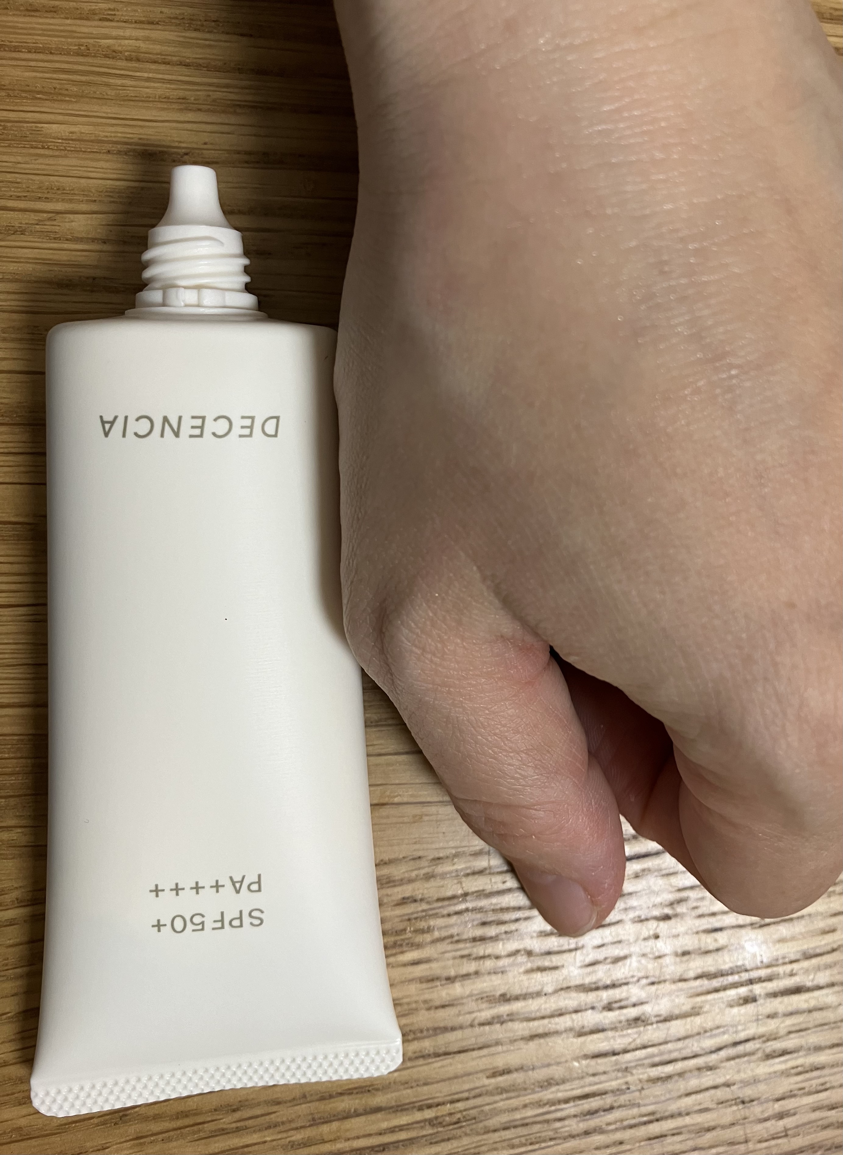 ディセンシア フローレス UVプロテクター/DECENCIA/日焼け止めローションを使ったクチコミ（3枚目）