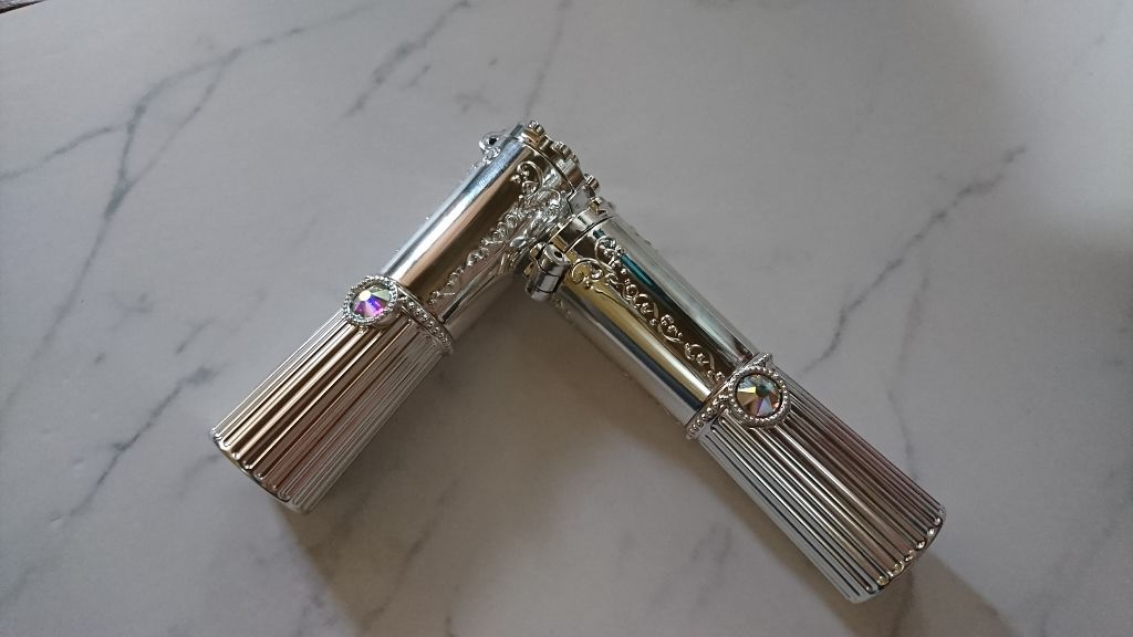 リップブロッサム シャイニーサテン 03 classy anemone/JILL STUART/口紅を使ったクチコミ（1枚目）