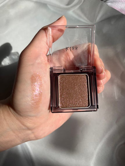 シアー グリッターアイズ/KiSS/単色アイシャドウを使ったクチコミ(3枚目)