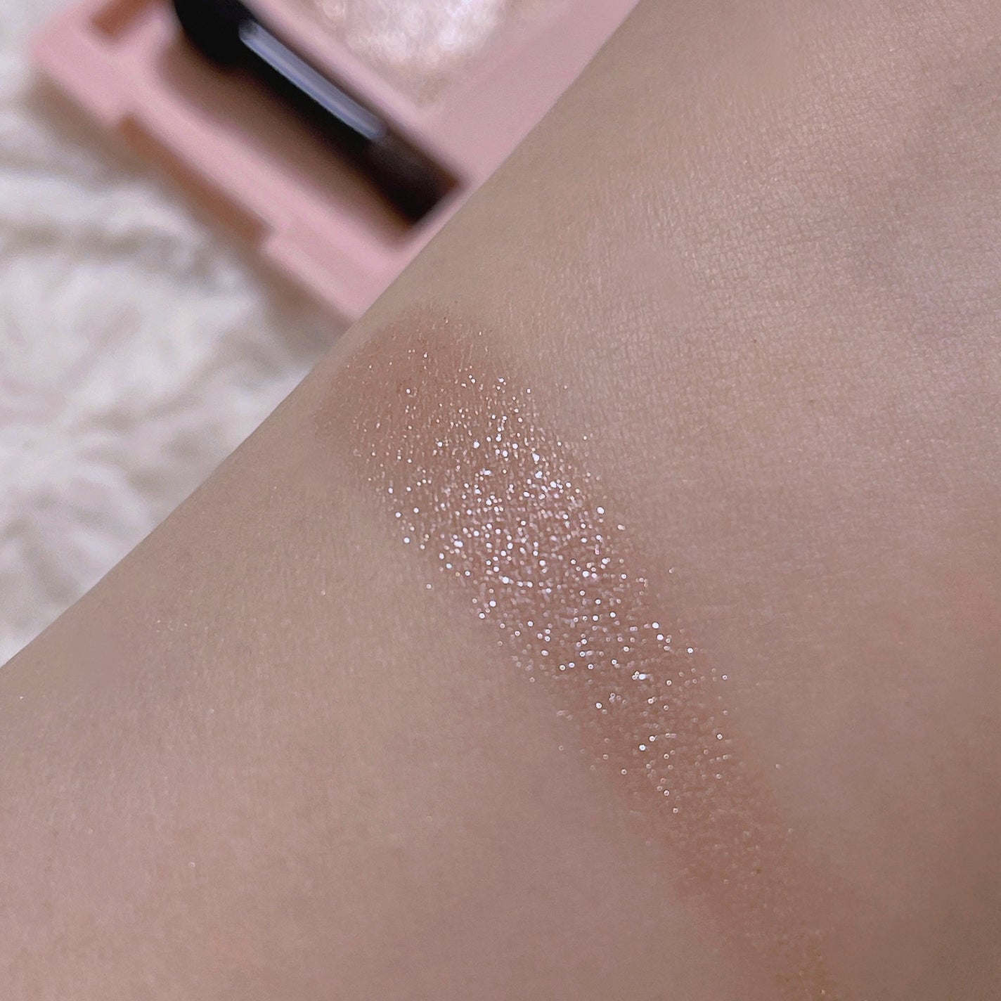 フーミー シングルラメシャドウ/WHOMEE/単色アイシャドウを使ったクチコミ(6枚目)