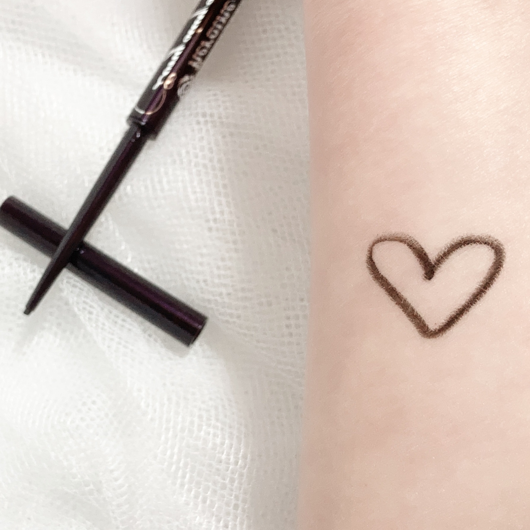 ロングステイ シャープジェルライナー 01 漆黒ブラック/ヒロインメイク/ジェルアイライナーを使ったクチコミ（3枚目）