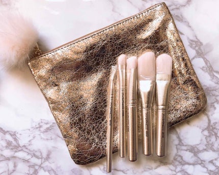 スノーボールブラシキット / アドバンスト 【ホリデーコレクション 2017】/M・A・C/その他キットセットを使ったクチコミ(1枚目)