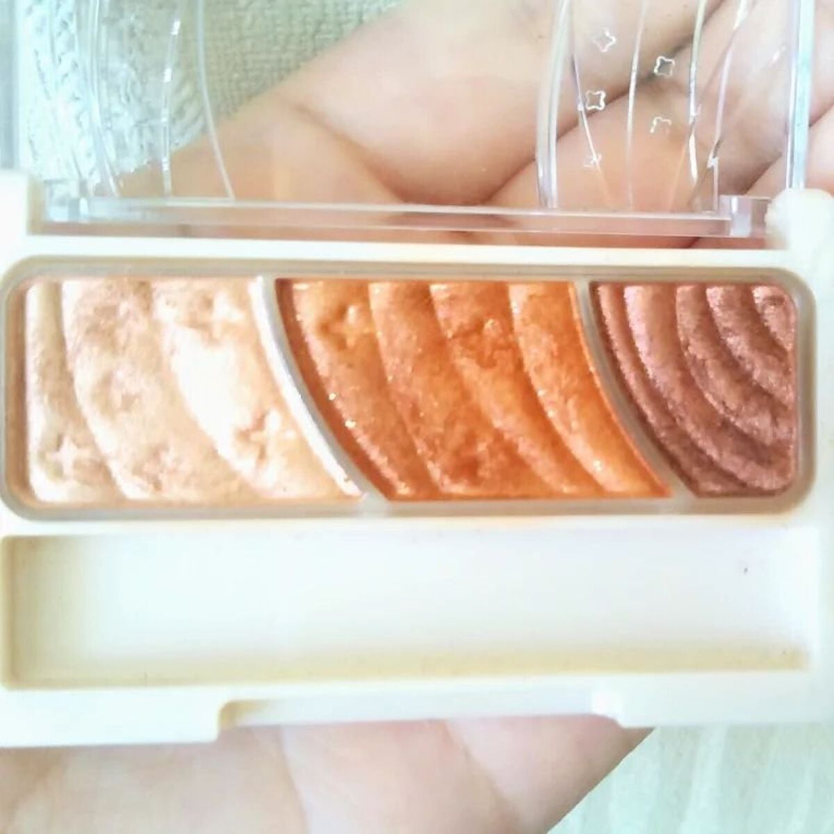 トーンアップアイシャドウ/CEZANNE/アイシャドウパレットを使ったクチコミ(2枚目)