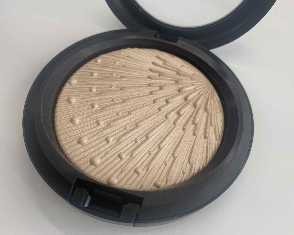 エクストラ ディメンション スキンフィニッシュ/M・A・C/プレストパウダーを使ったクチコミ（2枚目）