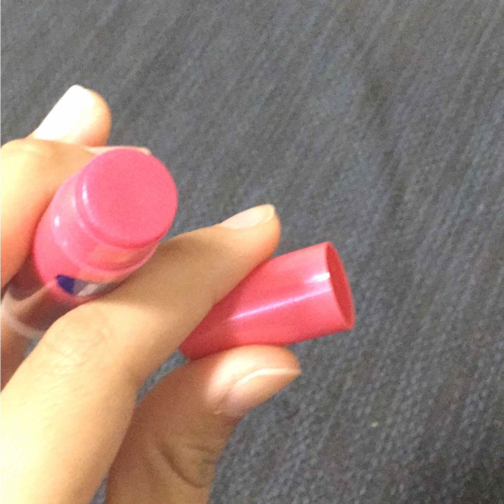 モイストピュアカラーリップ/ニベア/リップクリームを使ったクチコミ（2枚目）