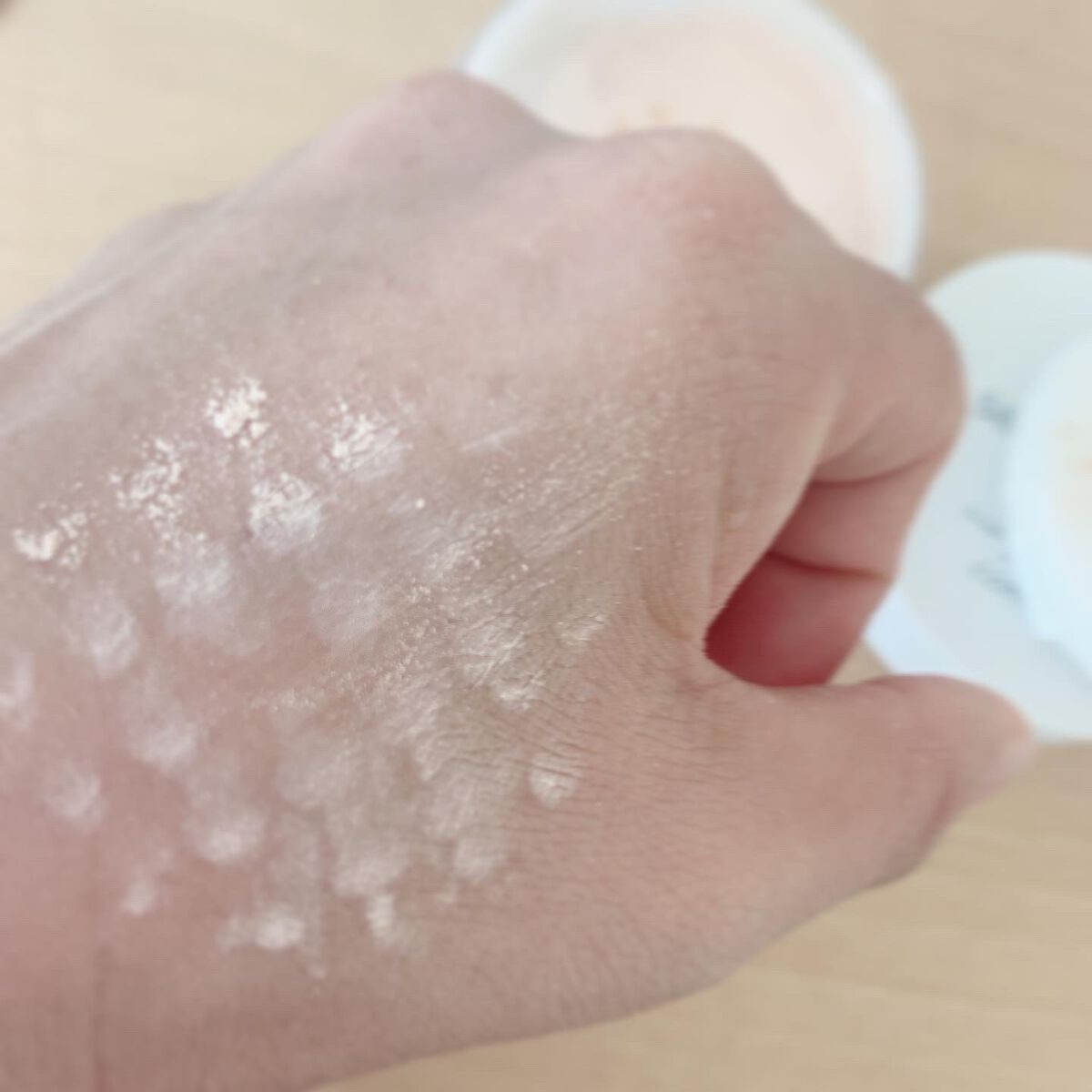 シルキーフィットパウダー /コモエース/ルースパウダーを使ったクチコミ(2枚目)