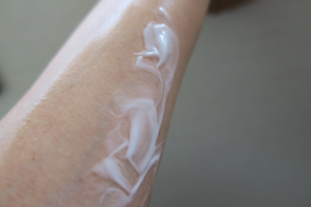 プレミアム インテンスケア ローション/黒糖精/化粧水を使ったクチコミ（1枚目）