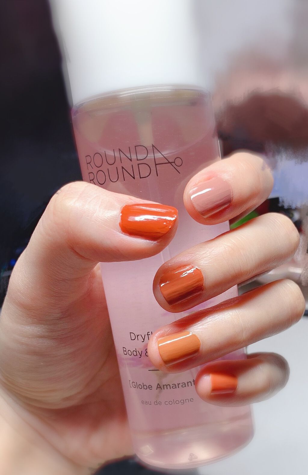 vickybaby on LIPS 「夏もうすぐ終わる🥳今日紹介するのは秋用ネイルです♪私の勘違いか..」(3枚目)