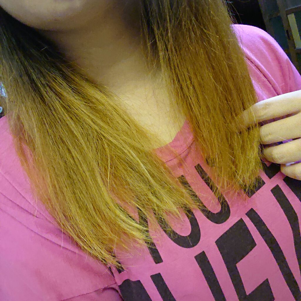 イリヤ コスメティクス ビビッド ホイップ ハイブリーチのクチコミ「久しぶりにセルフカラーするからブリーチしてみました⤴️
１枚目の写メが１回目
一週間ぐらいおい.....」（1枚目）