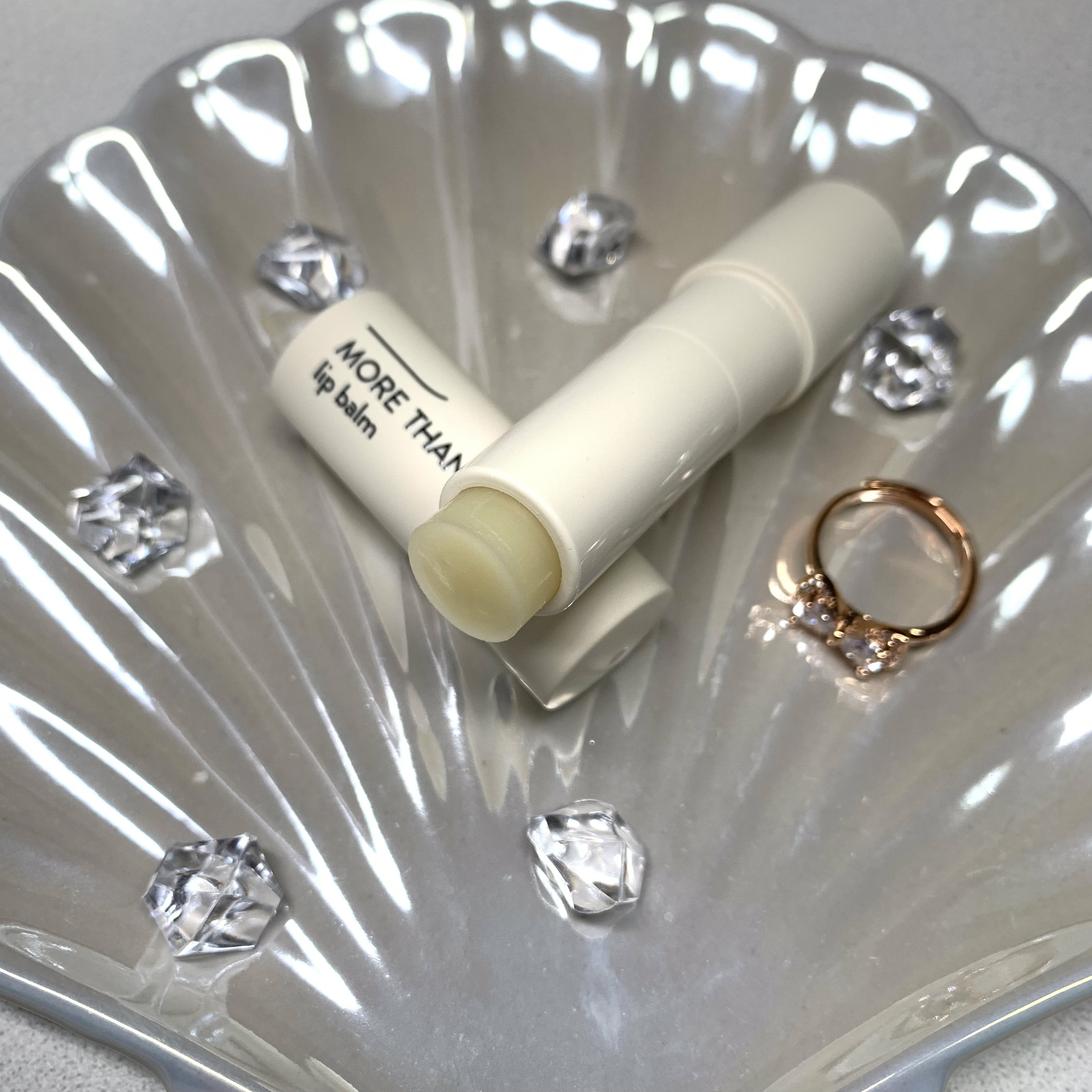 モア ザン リップバーム/SIORIS/リップバームを使ったクチコミ（2枚目）