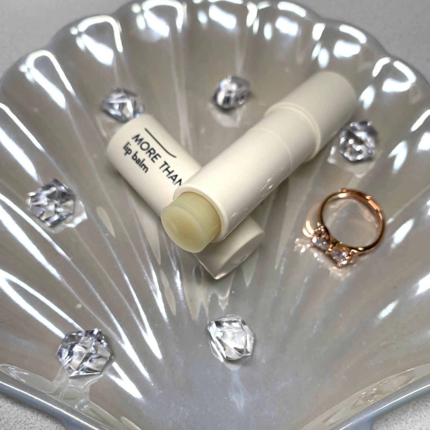 モア ザン リップバーム/SIORIS/リップバームを使ったクチコミ(2枚目)