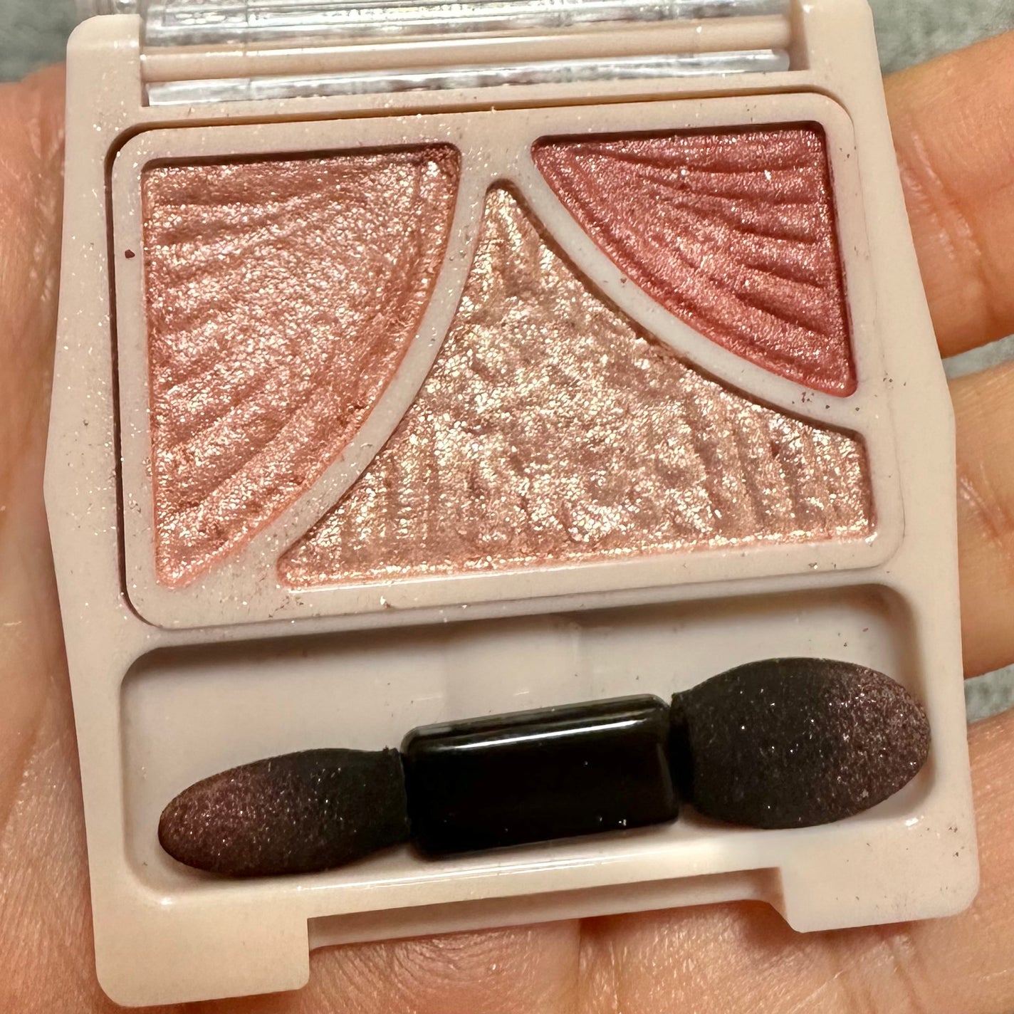 ジューシーピュアアイズ/キャンメイク/アイシャドウパレットを使ったクチコミ(3枚目)