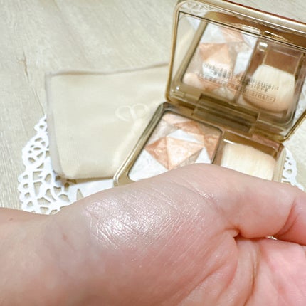 ル・レオスールデクラ /クレ・ド・ポー ボーテ/パウダーハイライトを使ったクチコミ(5枚目)