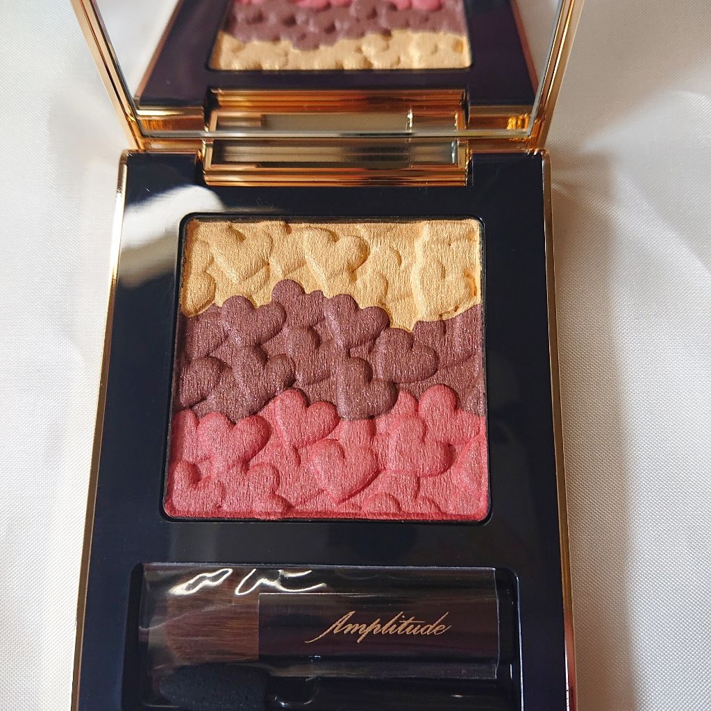 アンプルラブ フォーアイズ ホリデーリミテッド/Amplitude/アイシャドウパレットを使ったクチコミ(3枚目)