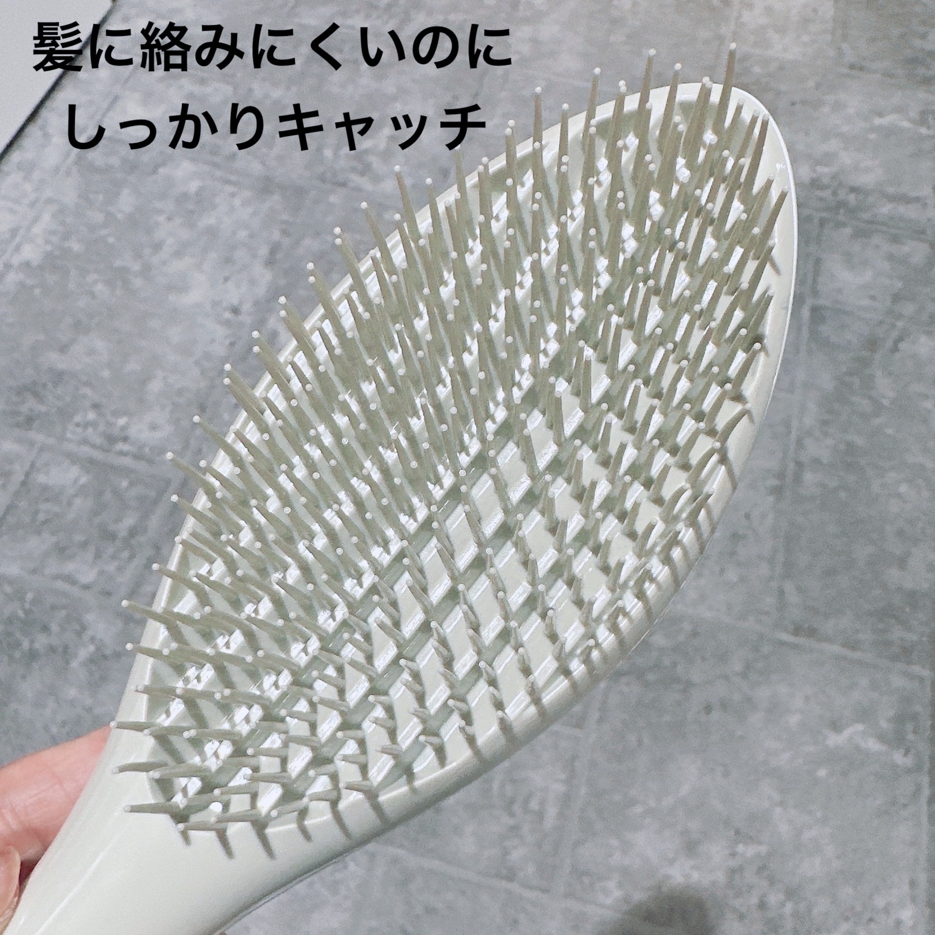 ReFa リファエールブラシのクチコミ「＼髪と頭に馴染んでスルンッ！／
【ReFa エールブラシ】
☑️¥3.800
☑️パールホワイ.....」（2枚目）