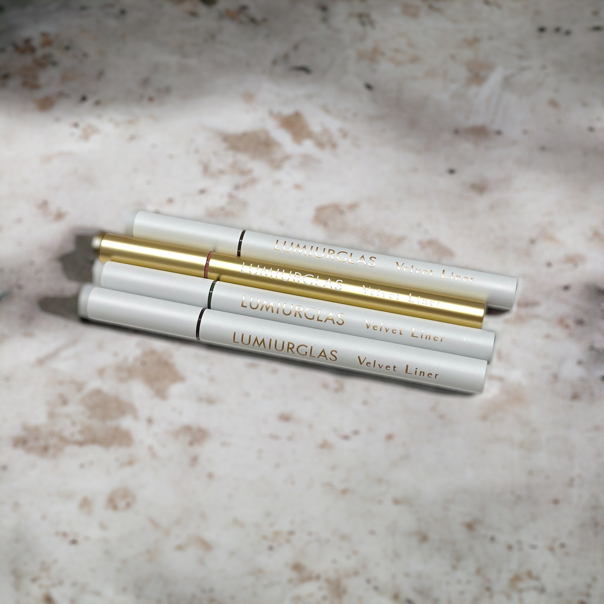 ベルベットライナー/LUMIURGLAS/リキッドアイライナーを使ったクチコミ（1枚目）