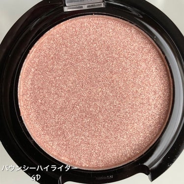 UR GLAM　BRIGHTNING POWDER/U R GLAM/ハイライトを使ったクチコミ（2枚目）