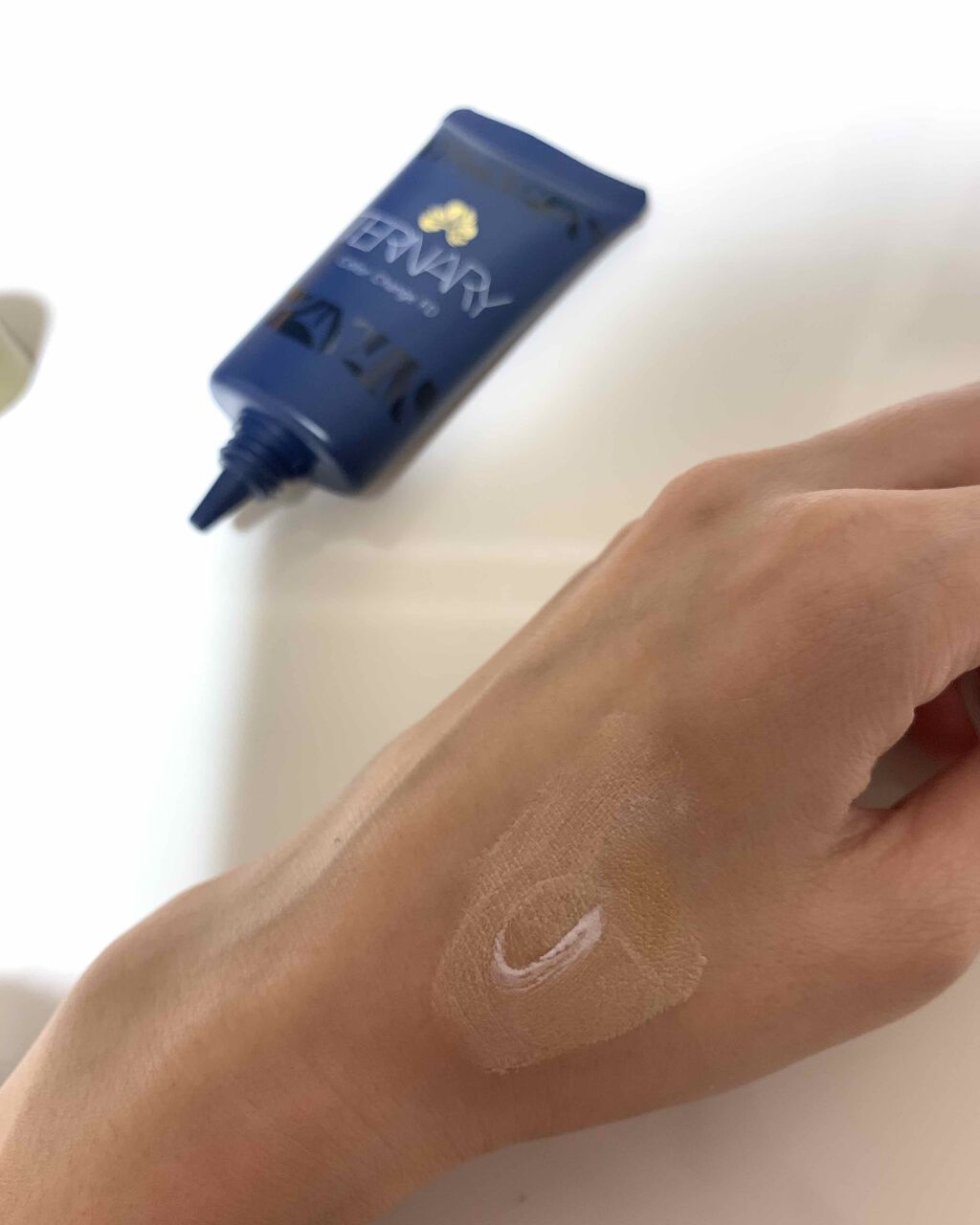 Tカラーチェンジライトタッチファンデーション/TERNARY/リキッドファンデーションを使ったクチコミ(2枚目)