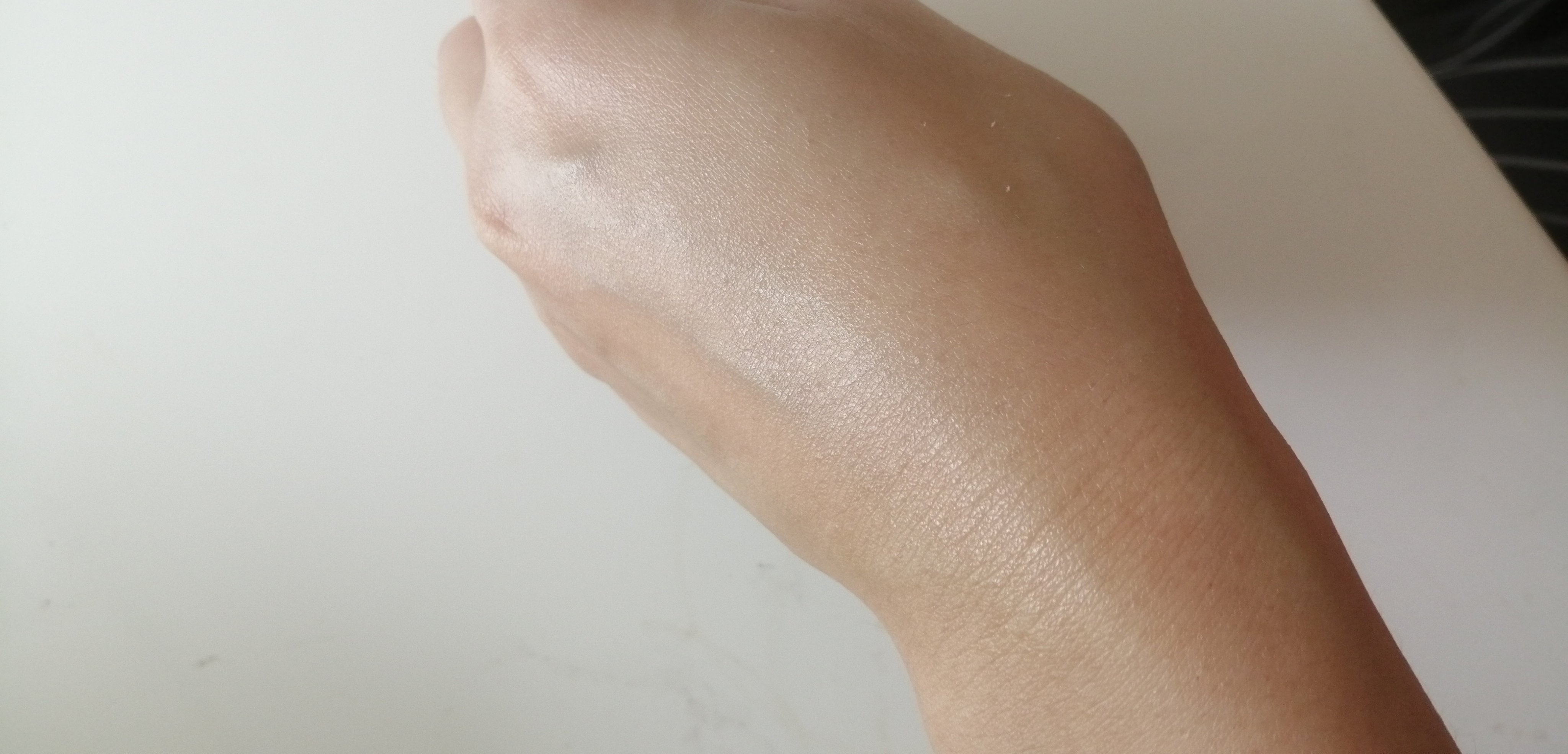 トーンアップUV エッセンス ピンクフラミンゴ/サンカット®/日焼け止めローションを使ったクチコミ（2枚目）