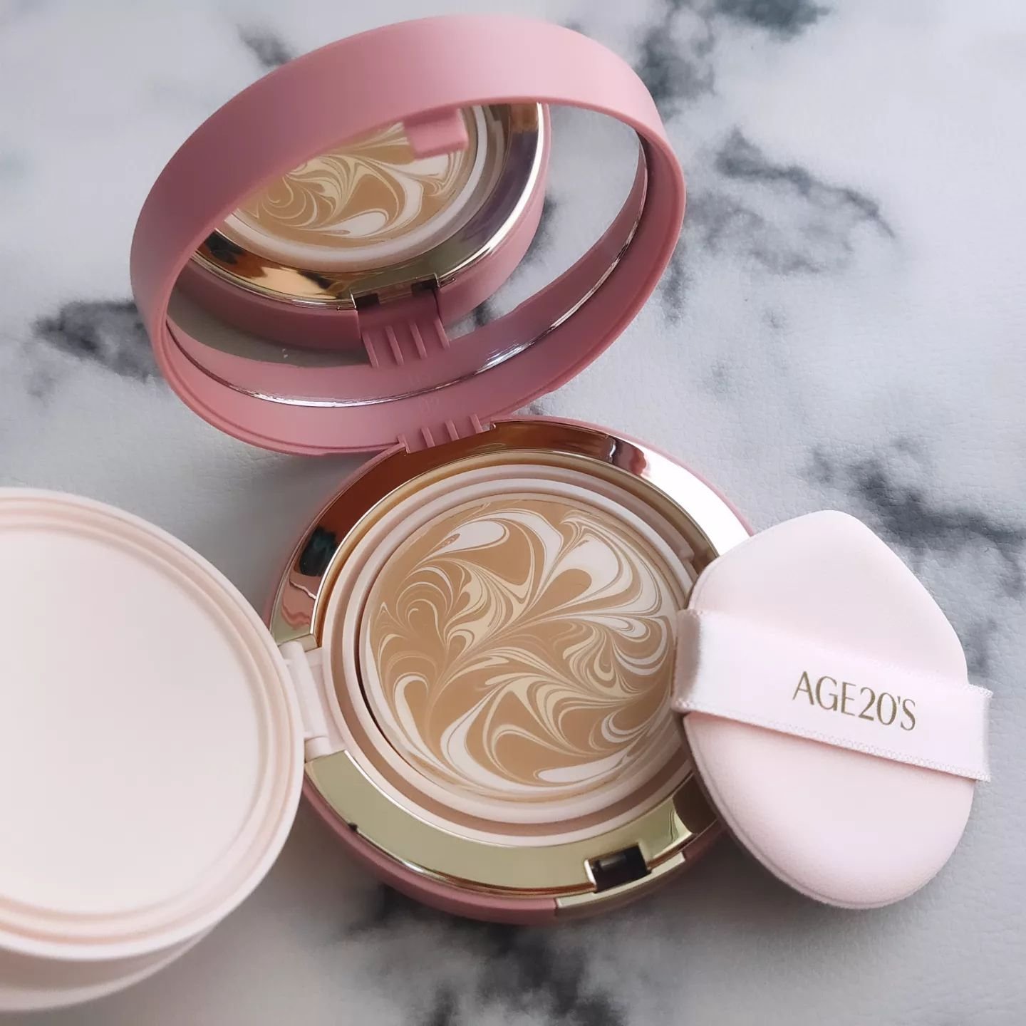 ヴェールヌーディ エッセンスパクトグロウ/AGE20’s/クリーム・エマルジョンファンデーションを使ったクチコミ（3枚目）