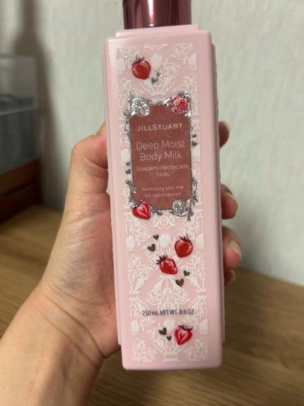 ジルスチュアート ディープモイストボディミルク ストロベリー ショコララテ トリーツ/JILL STUART/ボディミルクを使ったクチコミ(2枚目)