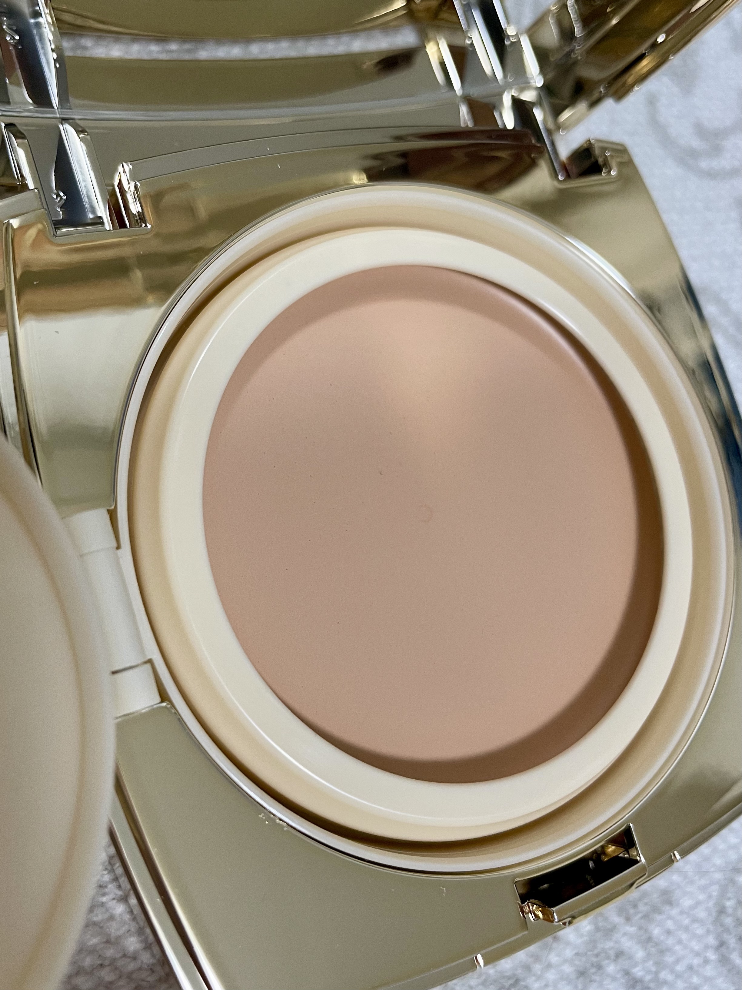 ニューマグネットパクト（ツイードエディション）/CLIO/クッションファンデーションを使ったクチコミ（2枚目）