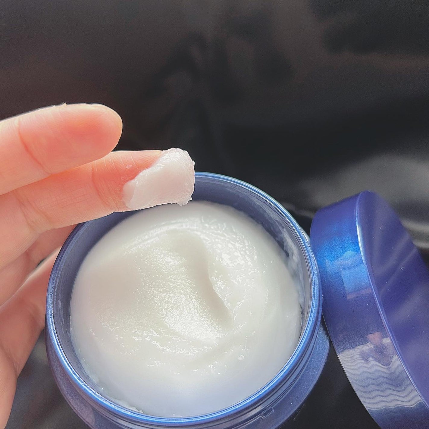 ニベア ロイヤルブルーボディクリーム うるおい密封ケア/ニベア/ボディクリームを使ったクチコミ(4枚目)