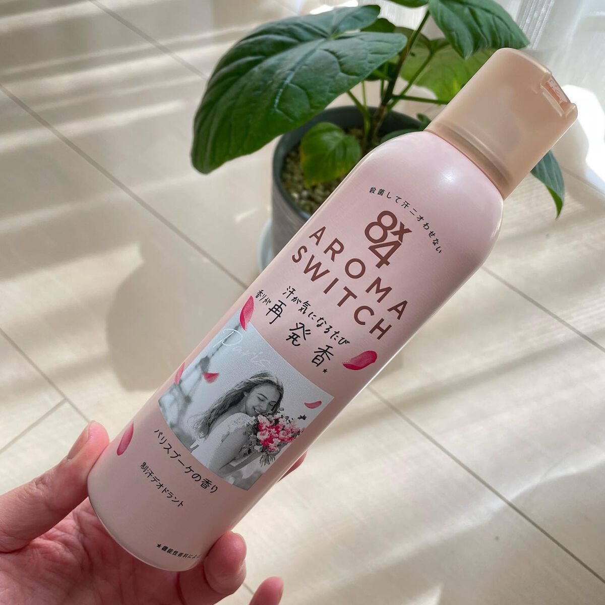 8x4 アロマスイッチ スプレー パリスブーケの香り/８ｘ４/デオドラント・制汗剤を使ったクチコミ（2枚目）