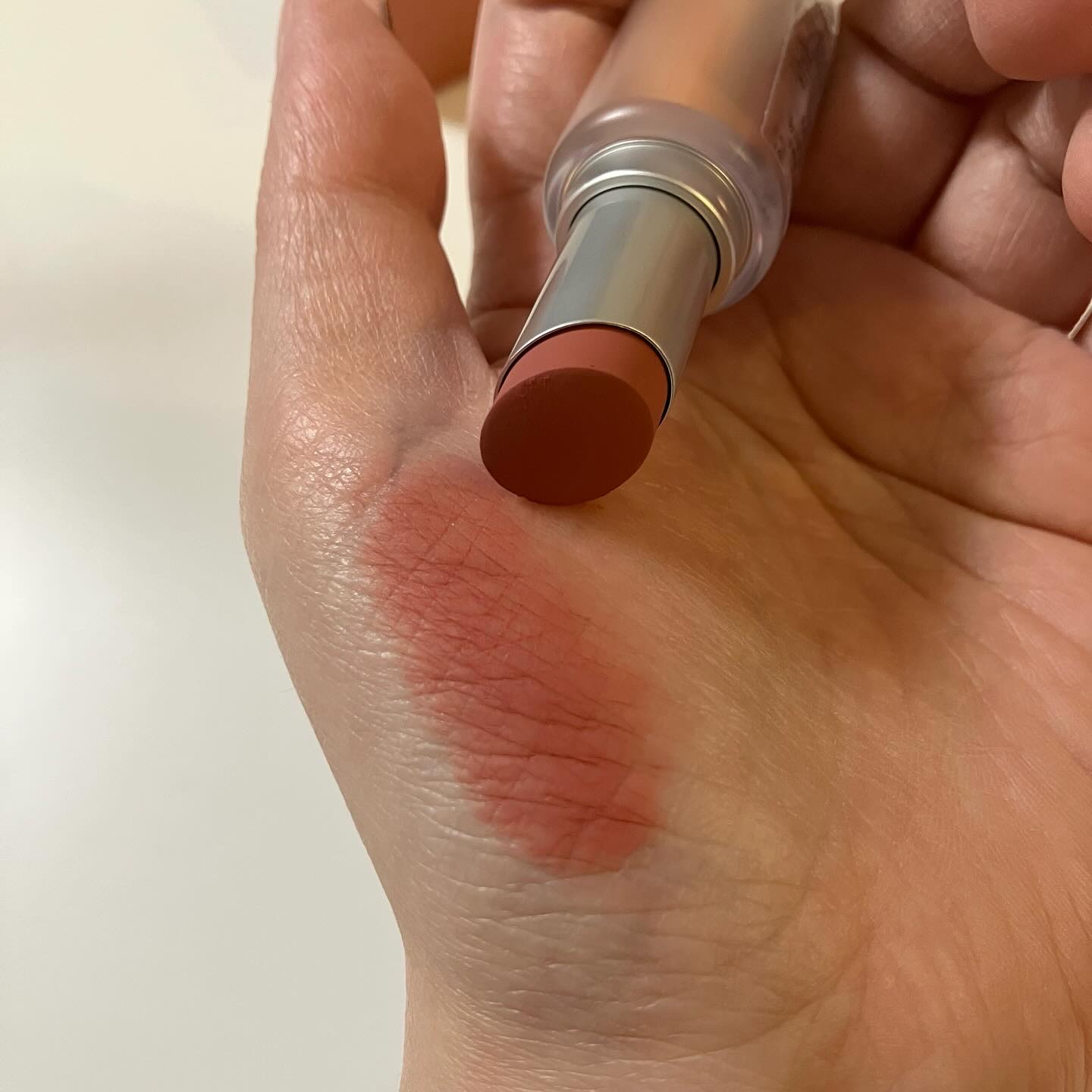 バルキーマットリップスティック/Laka/口紅を使ったクチコミ（2枚目）