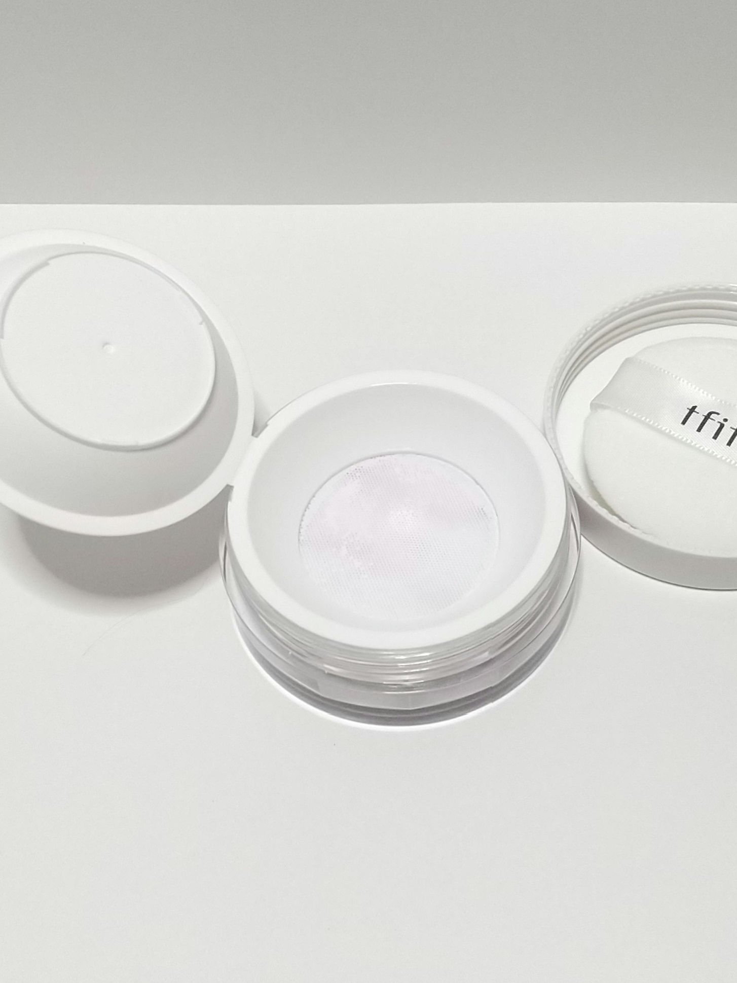 トランスルーセントセットフィニッシングパウダー/TFIT/ルースパウダーを使ったクチコミ（3枚目）
