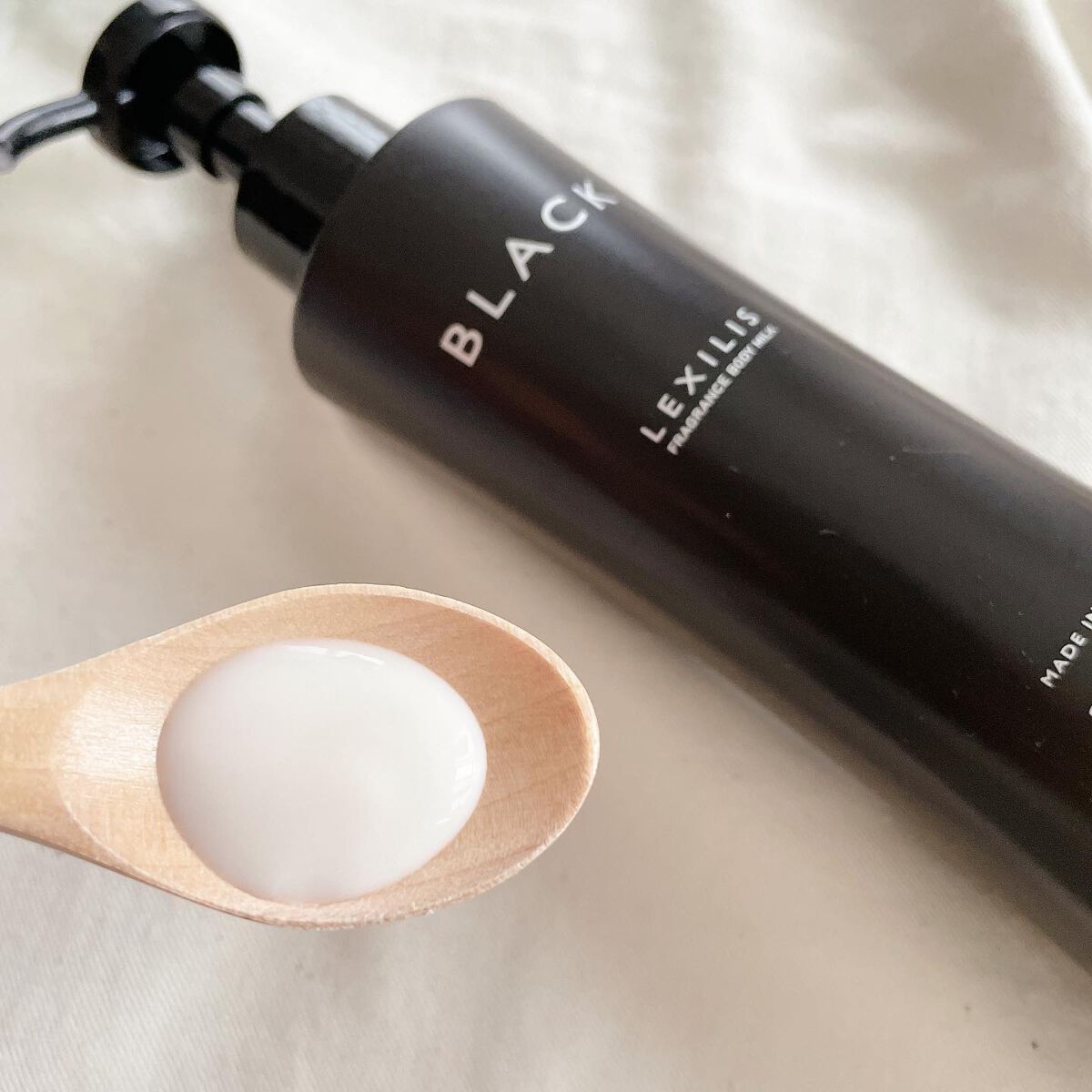 ブラック フレグランス ボディミルク/LEXILIS/ボディミルクを使ったクチコミ（2枚目）
