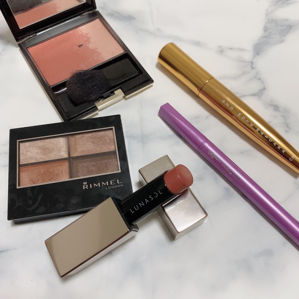 本日のぽにたん🐱

今日は久々のオレンジメイク🤗💖

安定のオレンジ🧡


アイシャドウ
リンメル
ロイヤルヴィンテージ アイズ
014

アイライナー
デジャヴュ
密着アイライナー ラスティンファイン ショート筆リキッド
ブラック