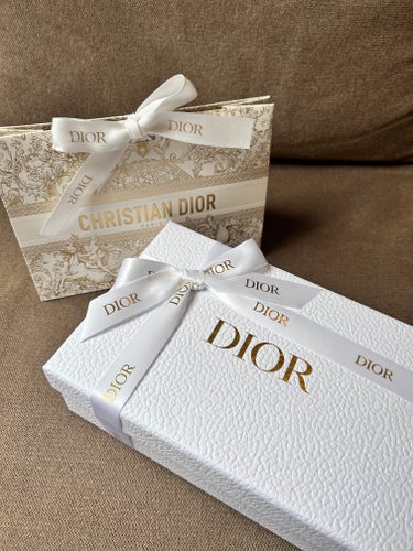 Dior ディオールスキン フォーエヴァー ベルベット ヴェールのクチコミ「春のDior祭りです。
でもまだパレット決めきれないから、
バラバラ思いつきで買って、
全然お.....」（1枚目）