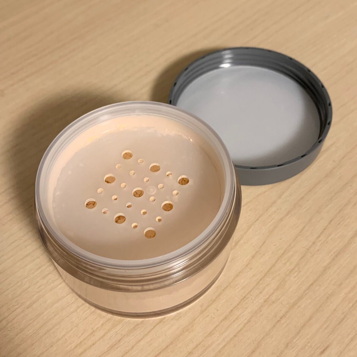 フィニッシングパウダー マット/チャコット・コスメティクス/ルースパウダーを使ったクチコミ(2枚目)