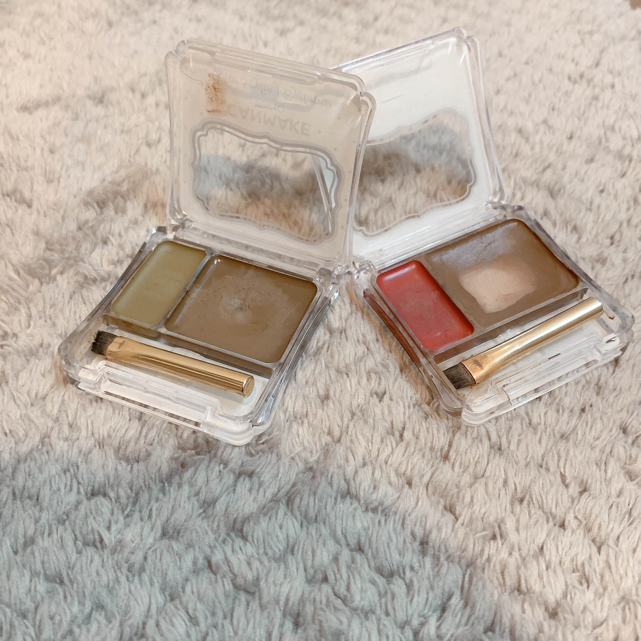 

キャンメイク　カラースタイリングアイブロウ🩷🩵


廃盤だからか商品検索で出ない😭


とっても好きなアイブロウです
ポイントはパウダーではなくクリームっぽくなってるところです

アイブロウパウダーの粉とびが苦手で
この商品に感動