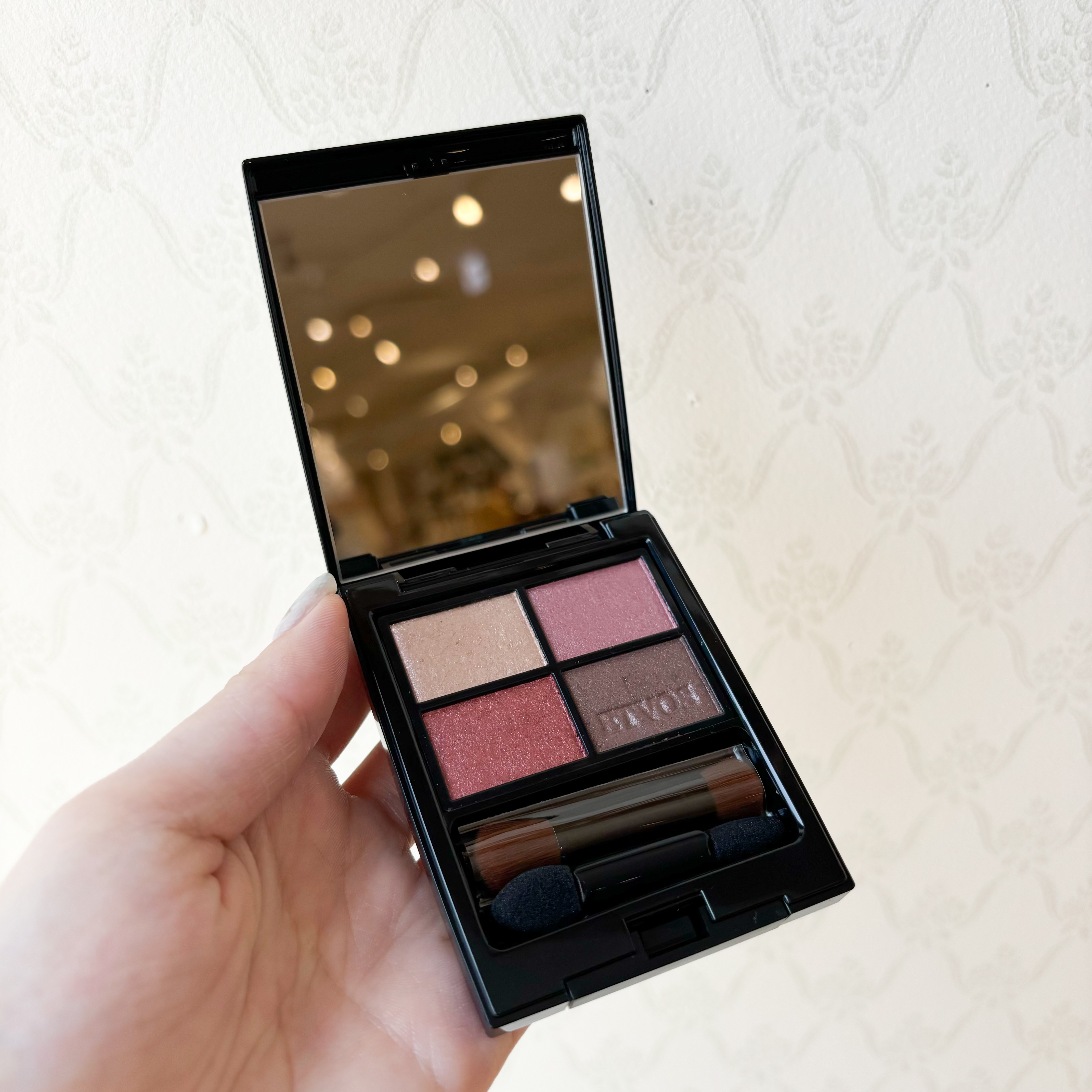 ミネラルクラッシィシャドー メロウガーネット（限定色）/エトヴォス/アイシャドウパレットを使ったクチコミ（2枚目）