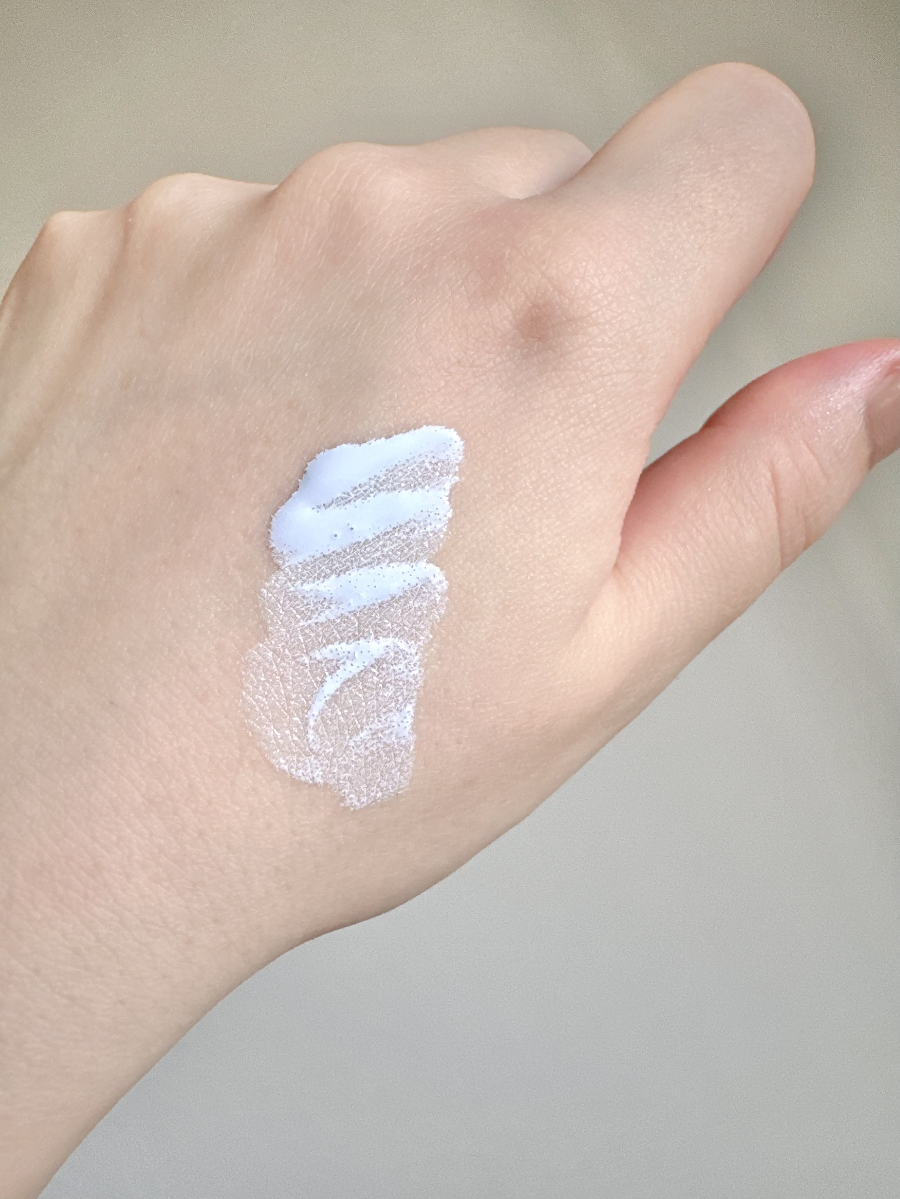 プリズム・リーブル・スキンケアリング・コレクター/GIVENCHY/化粧下地を使ったクチコミ（3枚目）