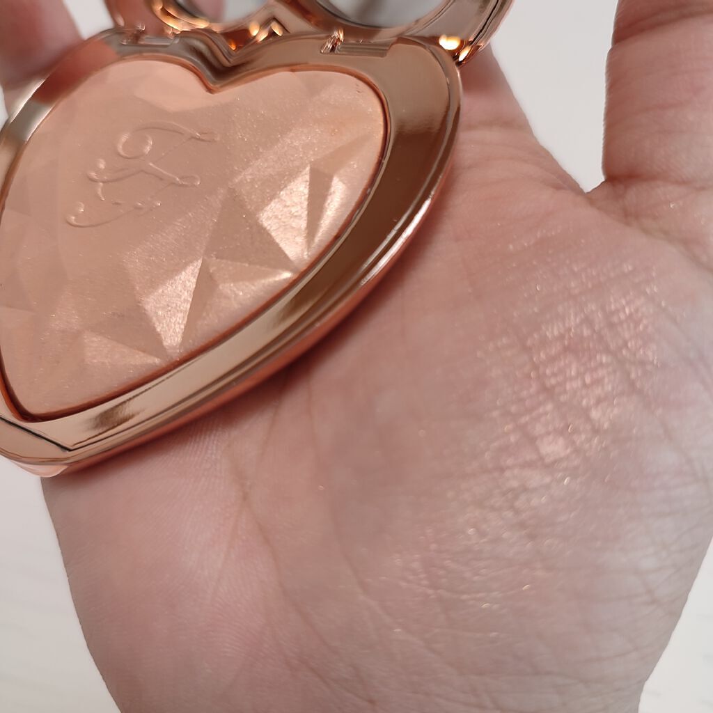 ラブ ライト ハイライター レイ オブ ライト/Too Faced/パウダーハイライトを使ったクチコミ（3枚目）